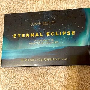 Lunar Beauty eyeshadow palette